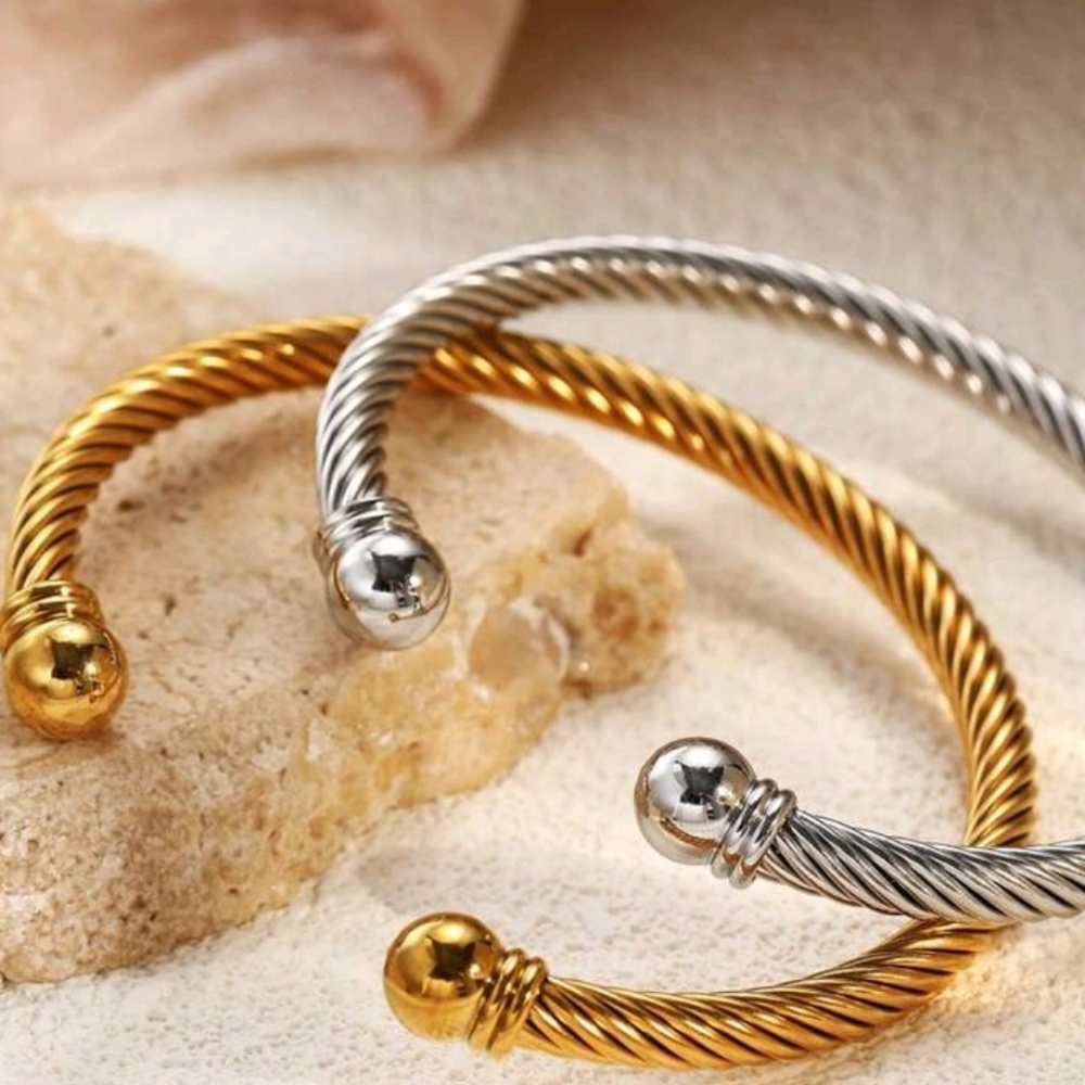 #16 Minimalist Elegant Stainless Steel Textured Bangle, Gold Or Silver - Picture 5 of 5